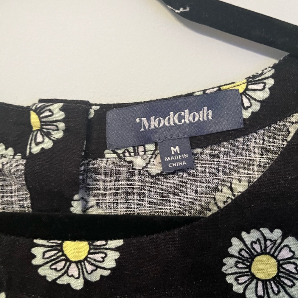 Modcloth Black and Yellow Daisy Print Top - Picture 2 of 6